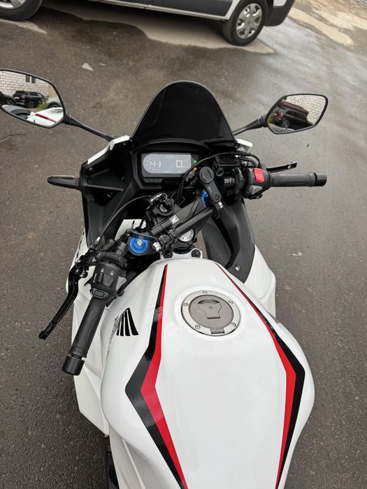Honda CBR400R Перша реєстрація.