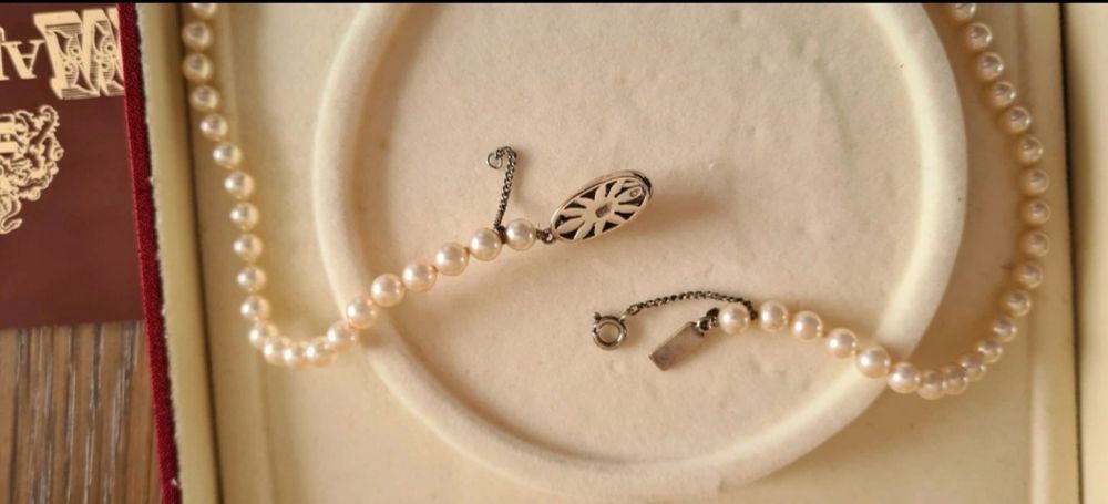 Colar de pérolas Majorica em bom estado