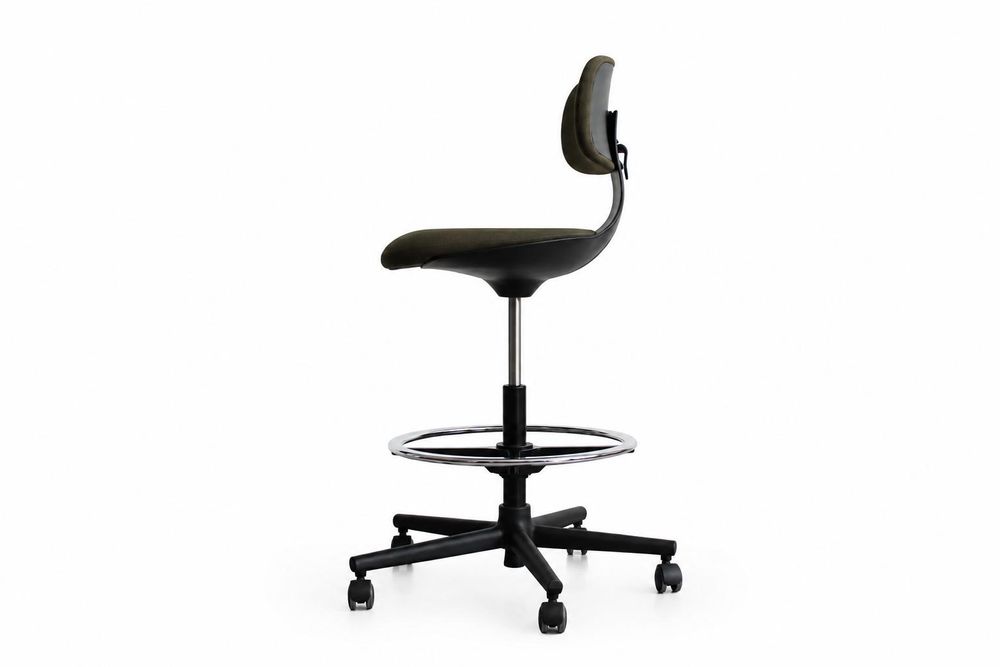 Cadeira Vitra modelo Rookie High