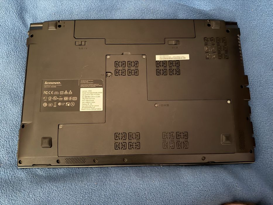 Ноутбук Lenovo V560