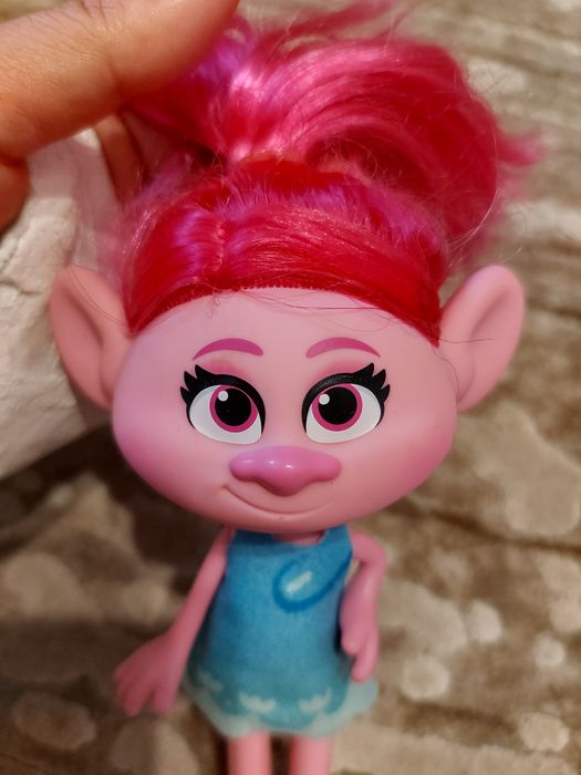 Лялька Розочка, троль