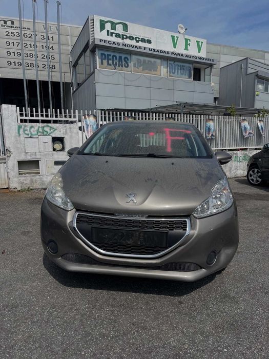 Peugeot 208 2014