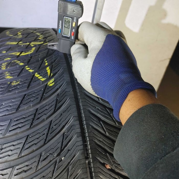Без передоплати! Шини зимові Б/В 245 50 19 Michelin RFT арт. 5433