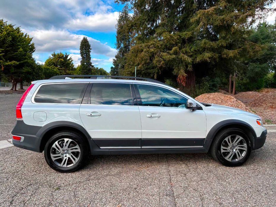 Volvo XC70      2014