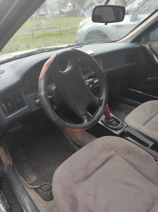 Автомобіль Ауди 80б3