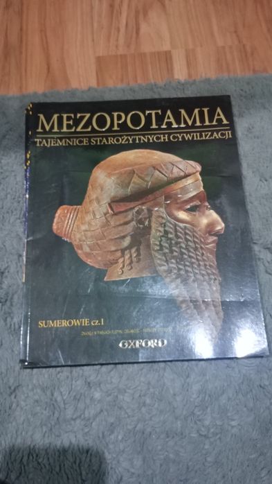 Zestaw dwóch książek dotyczących Mezopotamii