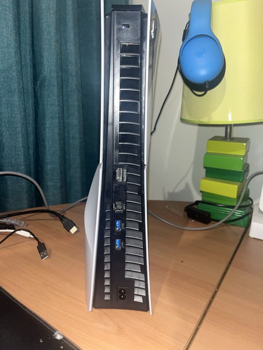 Ps5 (comando incluido) , monitor 32polegadas curvo , teclado mecanico, rato da hyperx