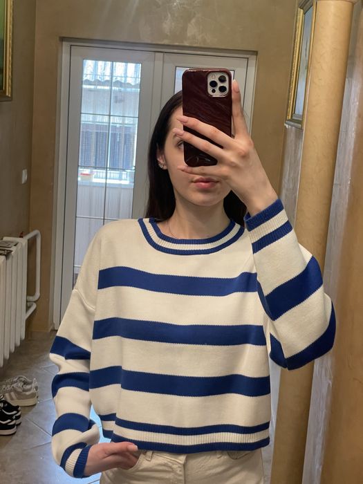 Светр в сину смужку