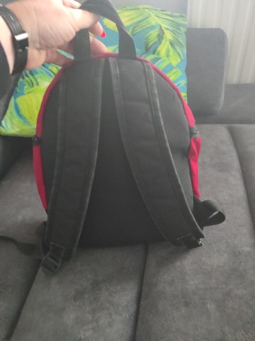 Mały plecak, do przedszkola szkoły czarny czerwony