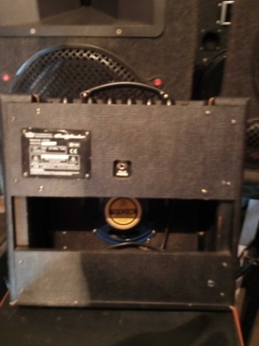 Wzmacniacz gitarowy piecyk Vox