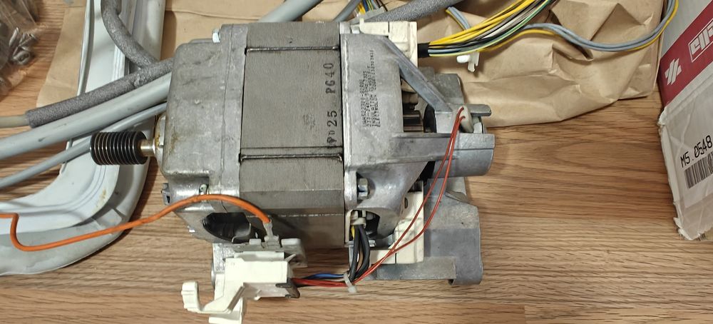 ELectrolux, Zanussi  ZWQ  6100