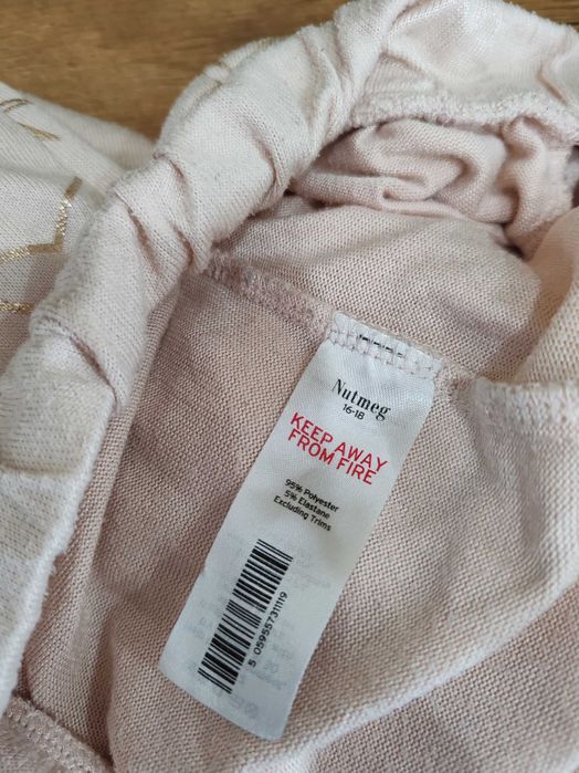 Wygodna piżama dwuczęściowa Nutmeg 44/46 poliester/elastan gwiazdki