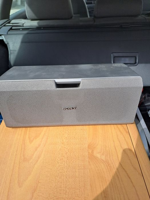 Colunas sony em madeira