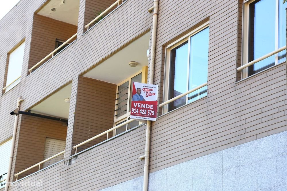 Apartamento T2 Venda em Lustosa e Barrosas (Santo Estêvão),Lousada — Lustosa E Barrosas (Santo Estêvão), Porto