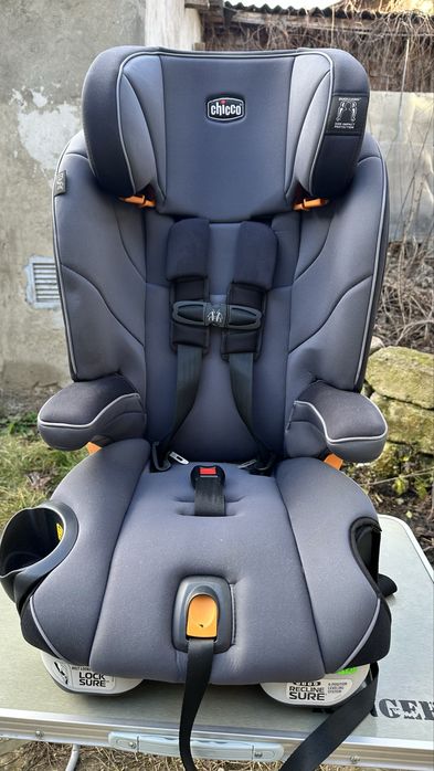 Автокрісло Chicco MyFit, група 2/3 з 2 до 12 років 11-45 кг.