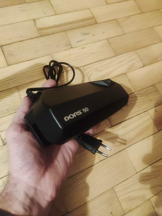 Детектор валют ультрафіолетовий.