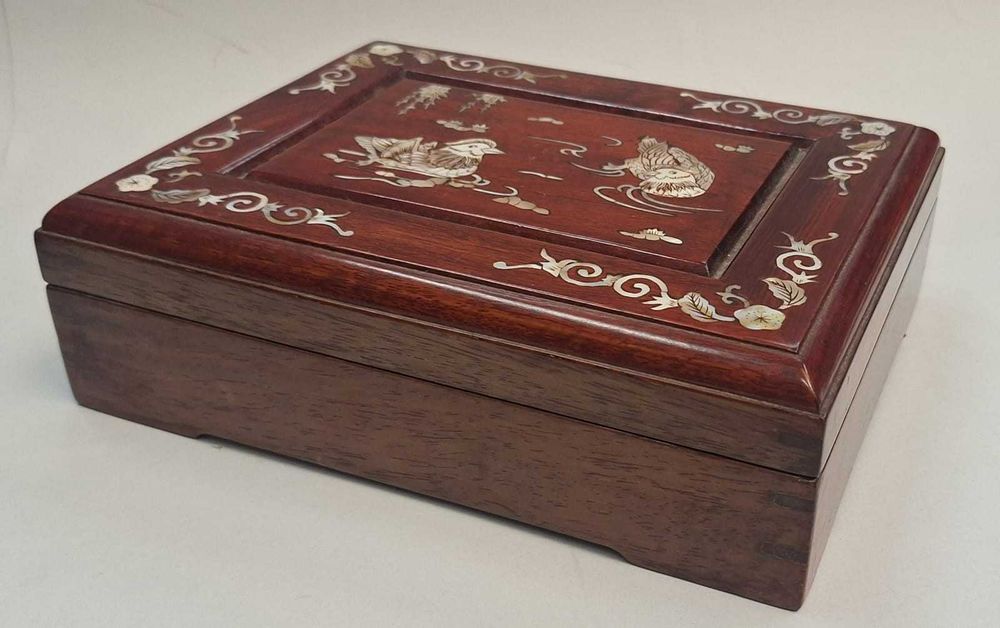 Caixa em Metal forrada a Veludo