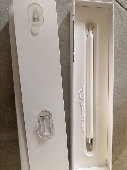 Apple pencil bialy