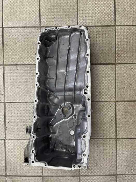 Піддон bmw 3.0d n57d30a, n57 f10, f11, f01 f02 11137823204