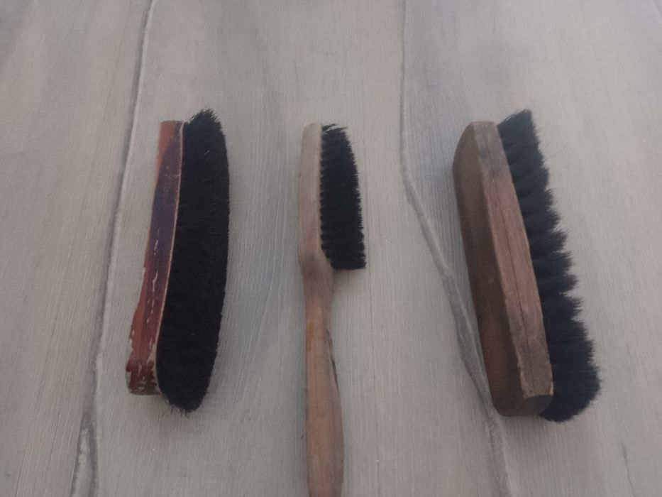 Sprzedam szczotki do ubrań.