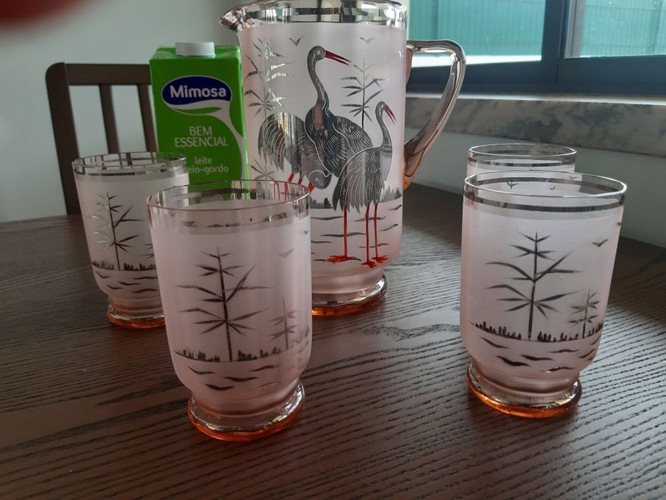 2 Glass Pitchers with 4 Glasses64729970147201120