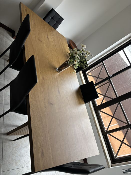 Mesa com 6 cadeiras 210 de comp x 1m de largura