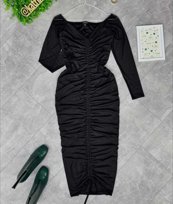 Плаття чорне, мікросітка