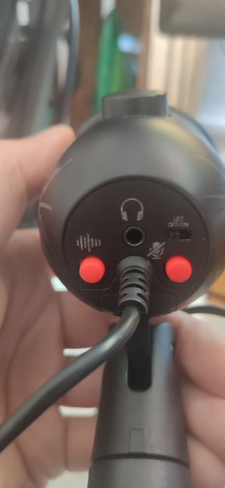 Микрофон студийный игровой или для стрима