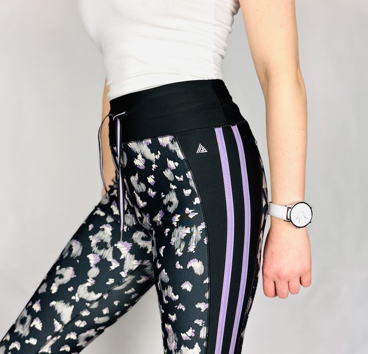 Legginsy w panterkę z fioletowym akcentem L 40