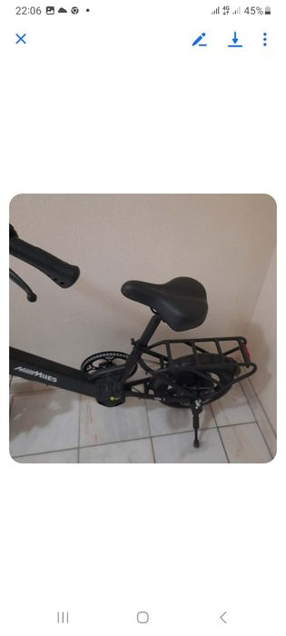 Bicicleta eléctrica nova.
