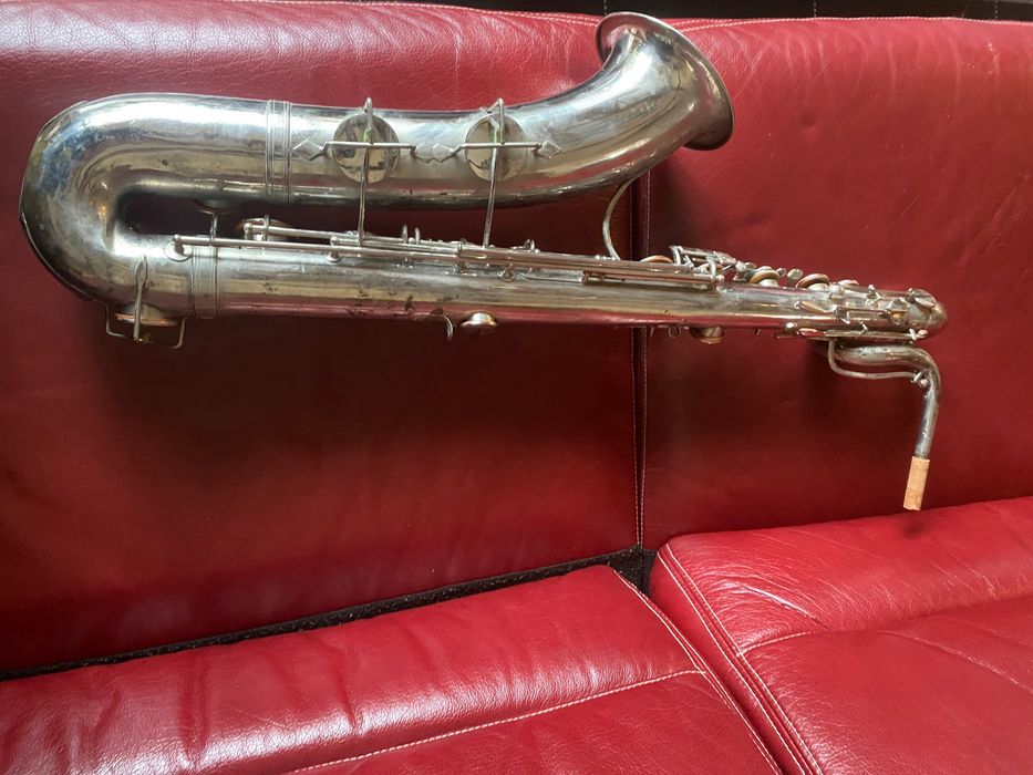 Saxofone barítono para restauração da