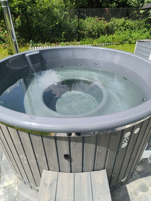 Balia ogrodowa z hydromasażem