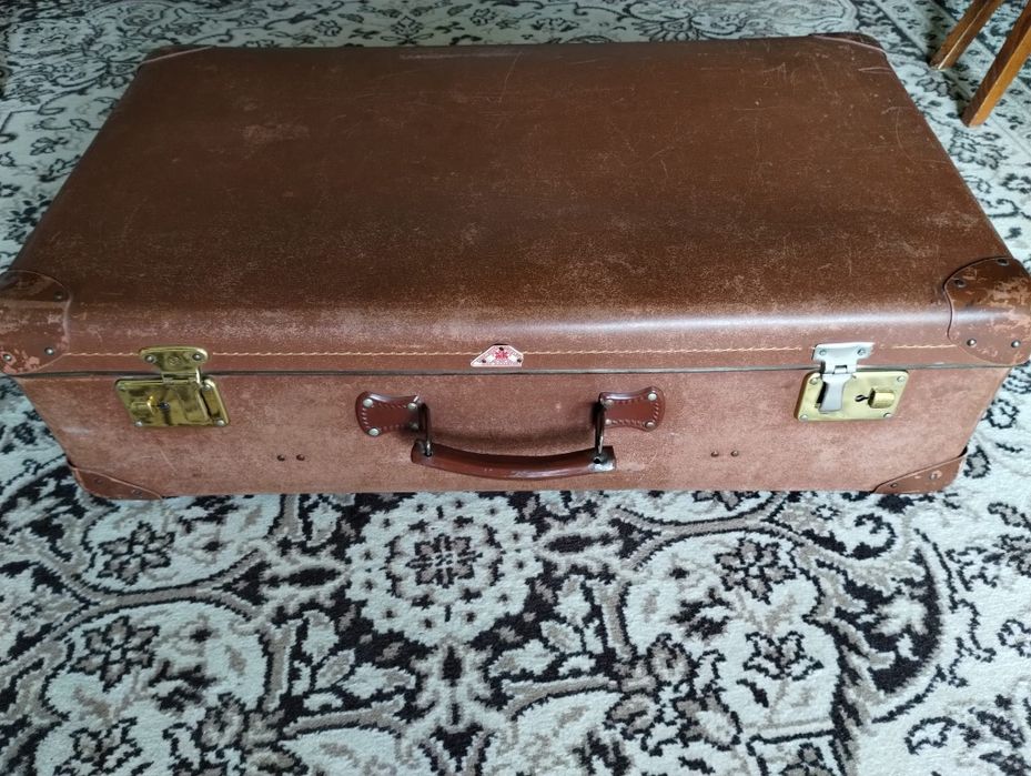 Walizka vintage , sztywna, skórzana lata 50.