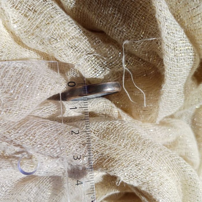 Medalha com Prata e Porcelana Azul e Branca, design oriental