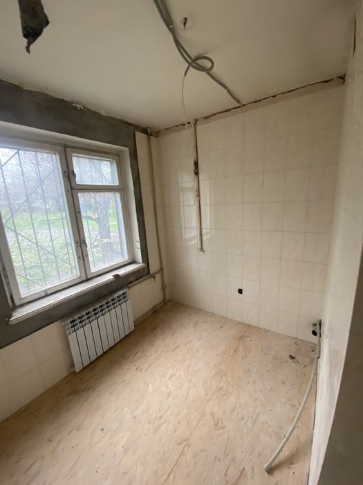 Продается 3 комнатная квартира на Лермонтова .