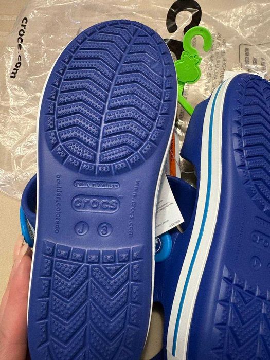 дитячі босоніжки сандалі crocs J3 22 см