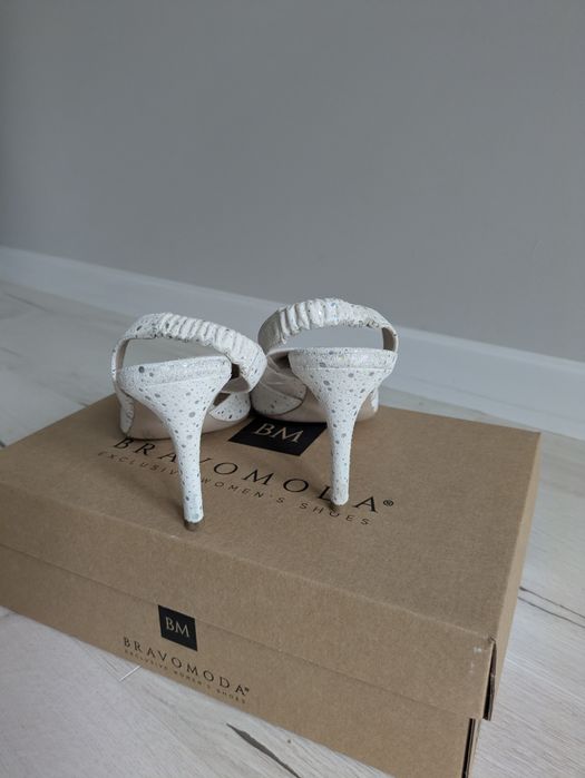Buty ślubne Bravomoda