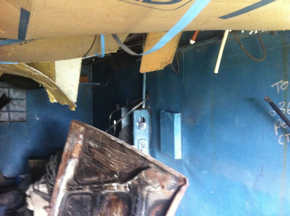 гараж металический- домик на дачю