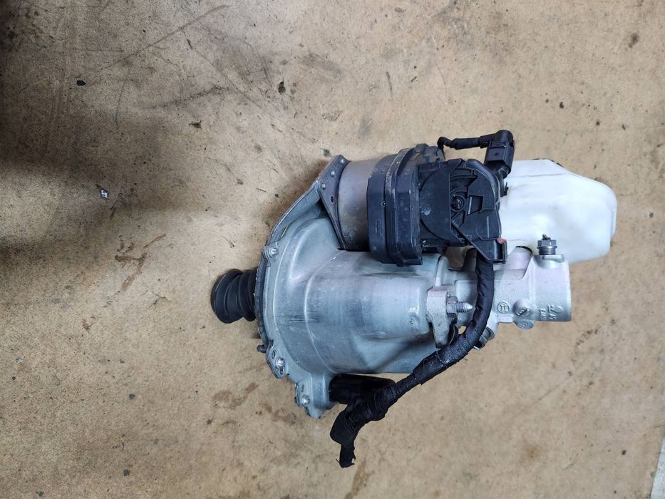 Вакуумний підсилювач гальм VAG