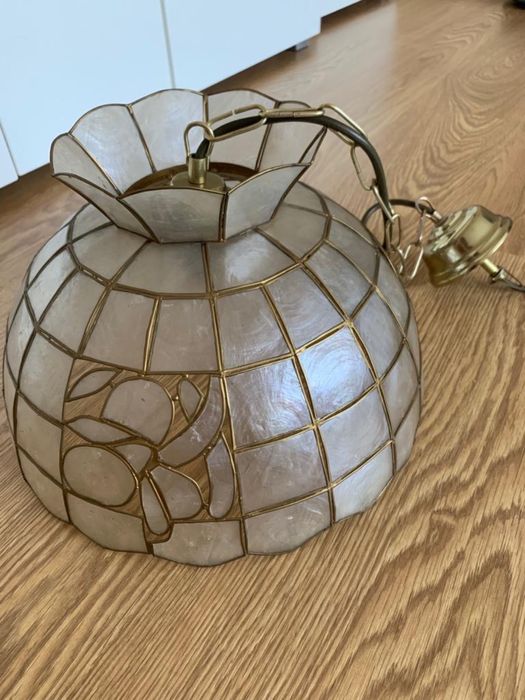 Lampa wisząca z masy perłowej