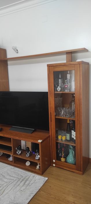 Móvel sala com centro e duas colunas