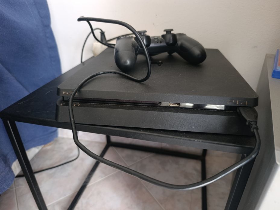 PlayStation 4 Slim 1T
