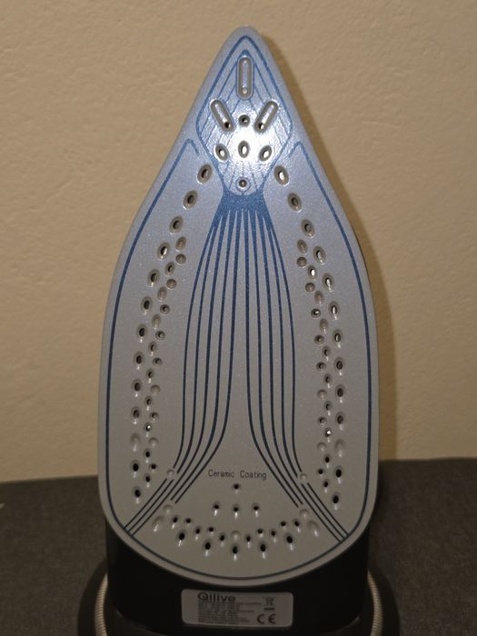 Żelazko Qilive czarne bezprzewodowe