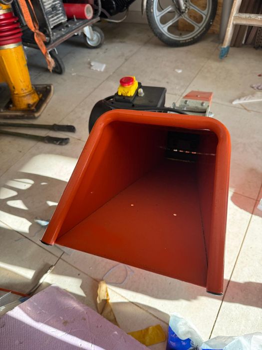 Maquina de destruir braços de árvore