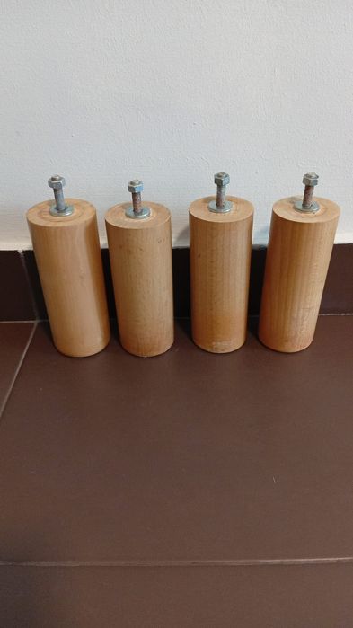 Pés de Móveis em madeira