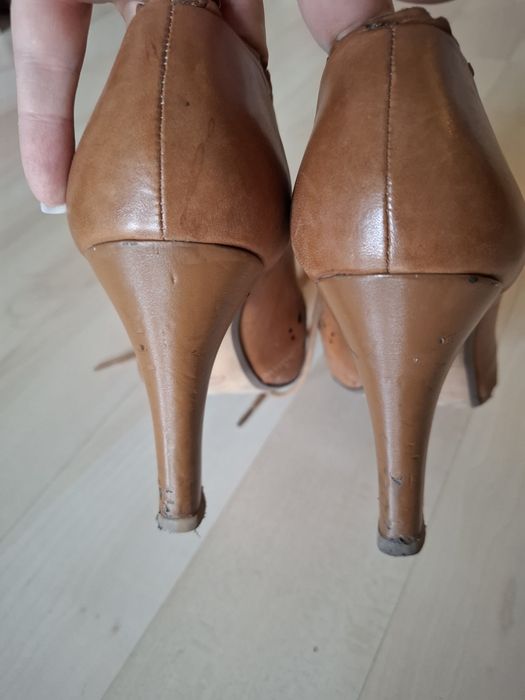 Oddam bardzo wygodne skórzane buty Clark  r 38, stan dobry