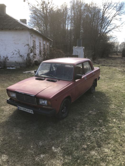 Продам Ваз 2107, 85 року на повному боєвому ходу.