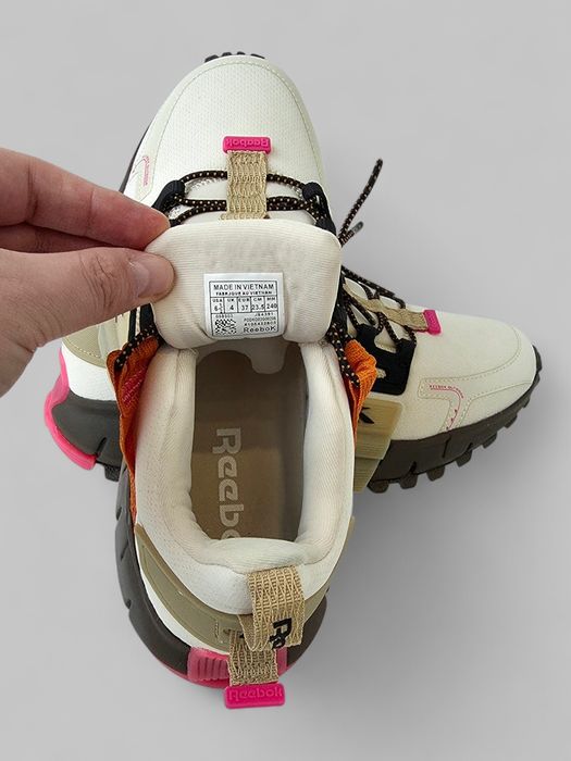 Жіночі демісезонні термо кросівки Reebok Zig Kinetica Edge (38р