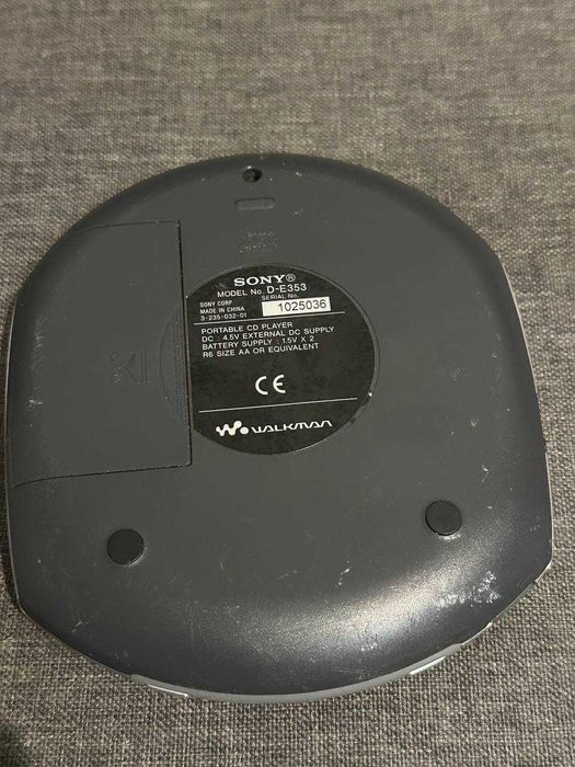 Sony Walkman D-E353 СD-плеер (винтаж)