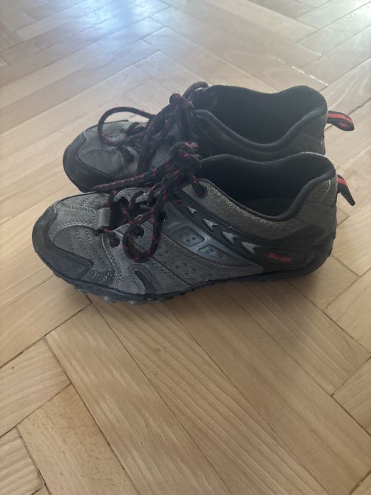 Sprzedam buty tekingowe rozm 36 dl wkladki 22